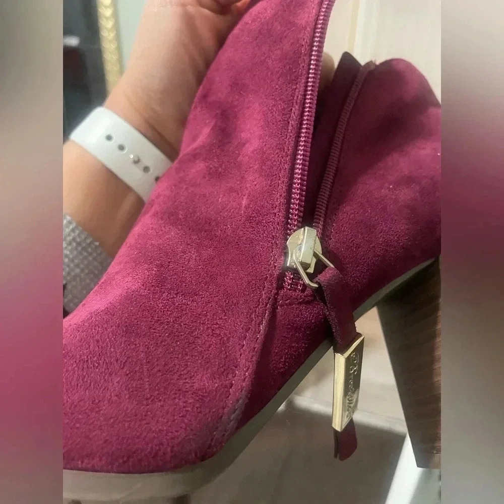 Breckelles Suede Booties Color Wine - Picture 10 of 11